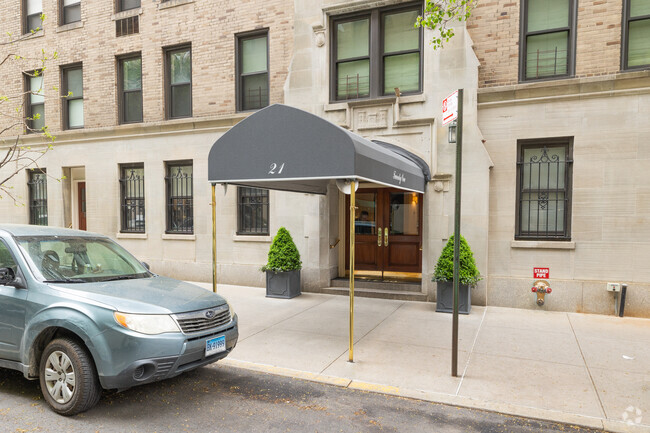 Building Photo - 21 E 90th St