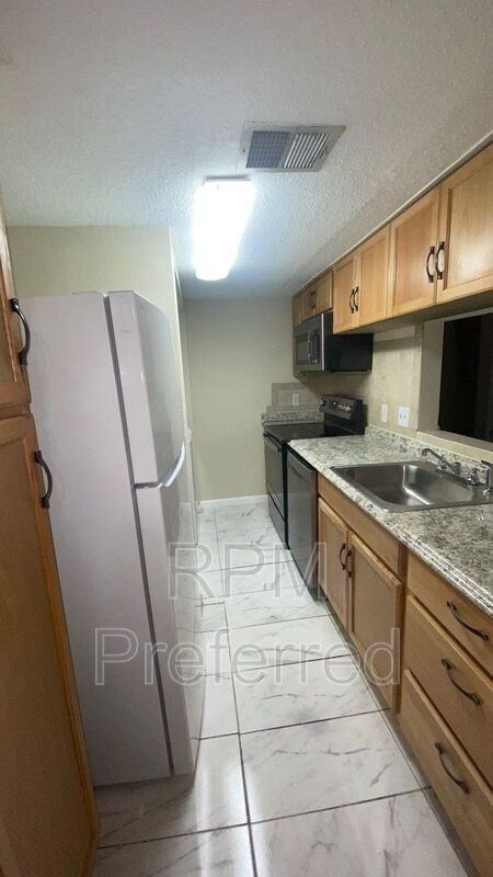 Foto del edificio - 9532 Windswept Ln