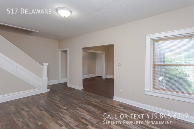 Building Photo - 517 W Delaware Ave