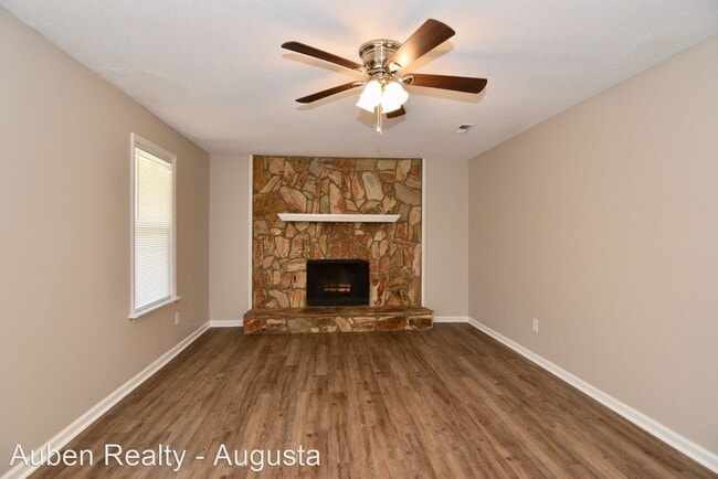 Building Photo - 3 br, 2 bath House - 2811 Butler Manor Drive