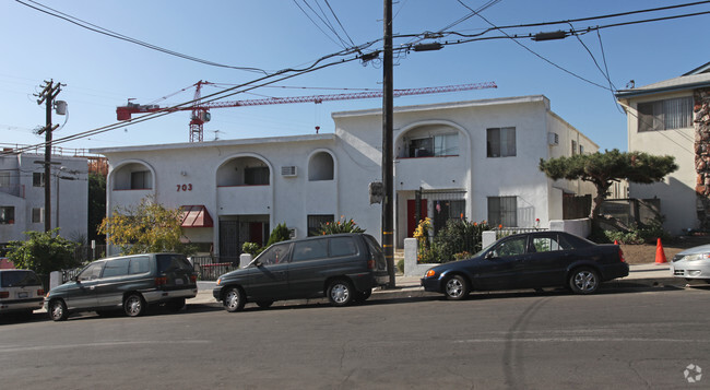Foto del edificio - 703 Bunker Hill Ave