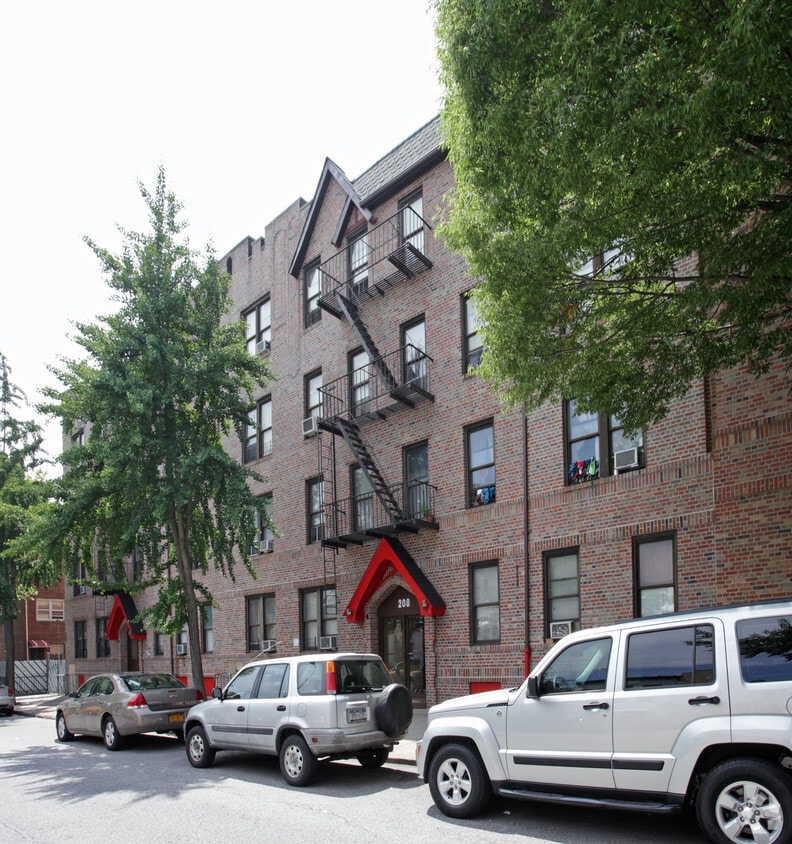 Primary Photo - 208 Gelston Ave