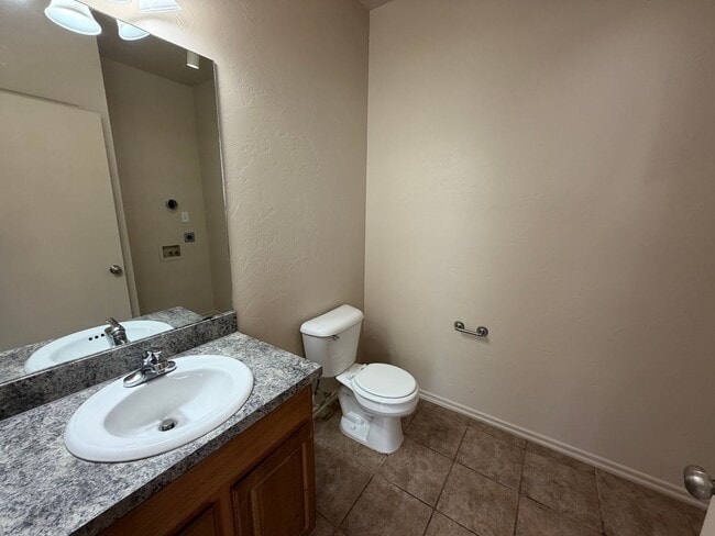 Building Photo - 212 Chalmette Dr