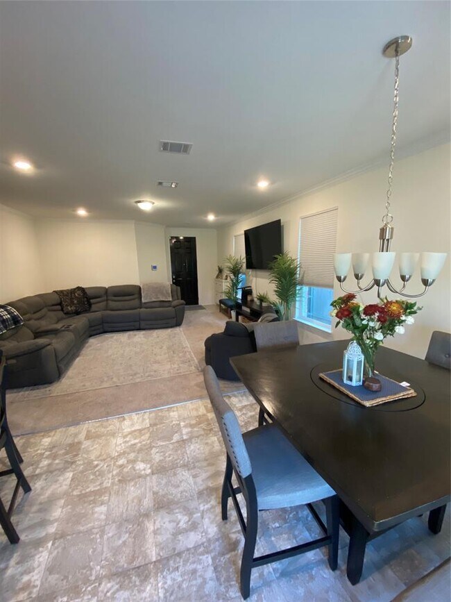 Building Photo - 4416 Avellino Dr