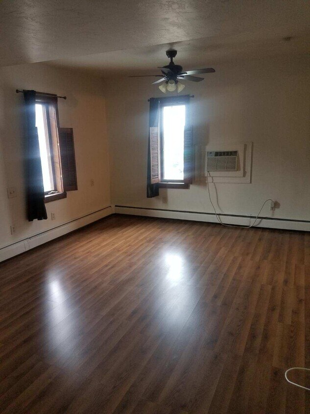 324 4th St Unit B, New Cumberland, PA 17070 Apartments in New