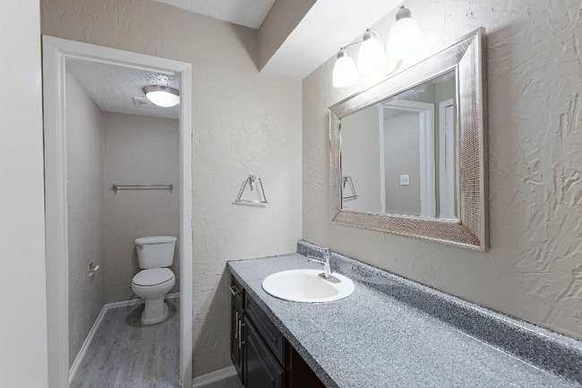 Building Photo - 531 Bedford Rd