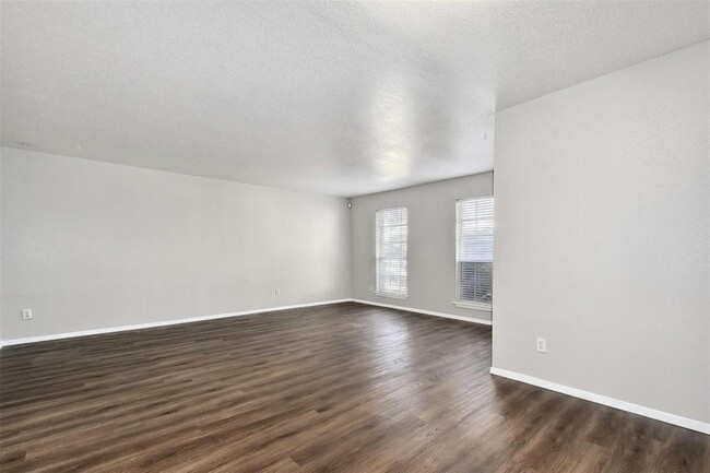 Building Photo - 9009 N Plaza