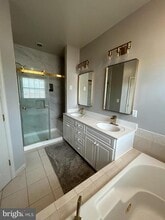 Building Photo - 12904 Gladys Retreat Cir