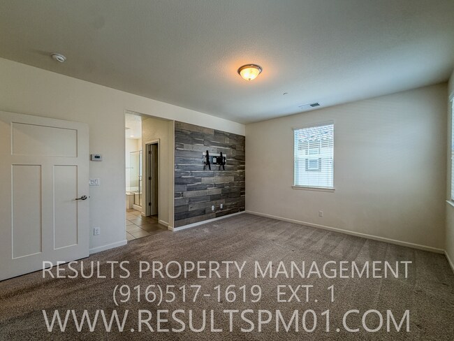 Foto del edificio - Beautiful Roseville 4 Bedroom Home