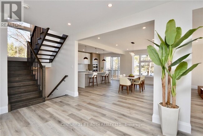Building Photo - 1411 Maple Way