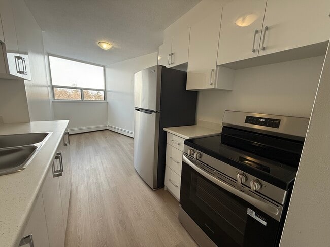 Building Photo - Wallace Pines II