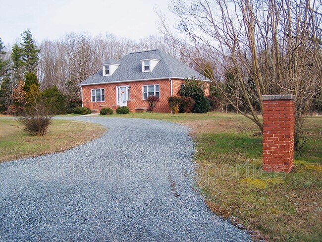 Building Photo - 2223 Red Bank Rd