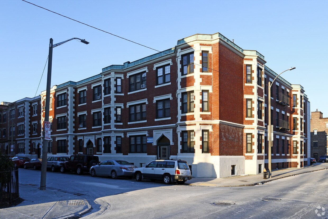 Foto principal - 20-24 Royce Rd