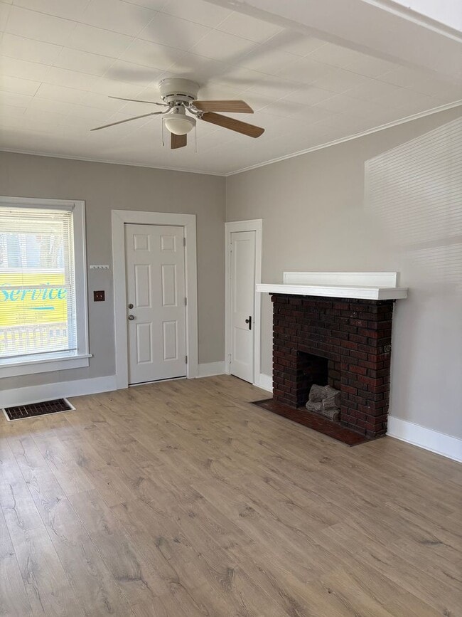 Building Photo - 574-576 E. Church St.