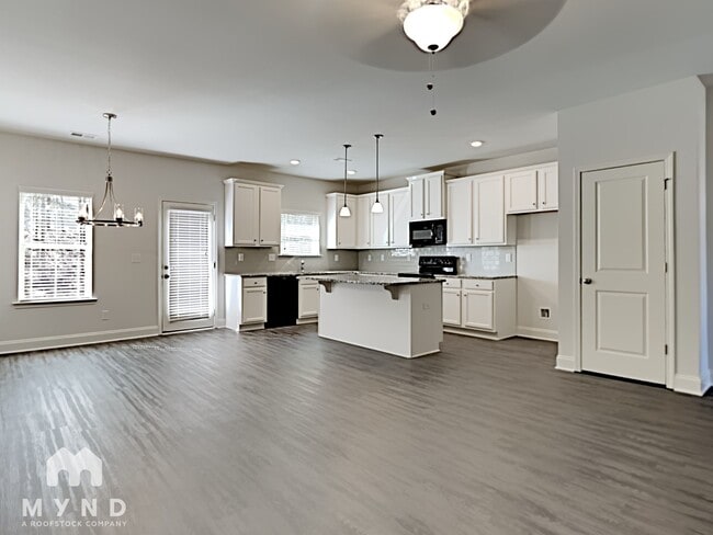 Building Photo - 225 Hydrangea Ct