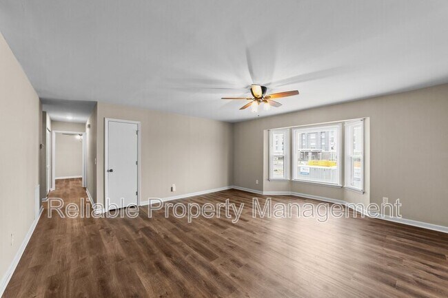 Building Photo - 406 S Walton Dr