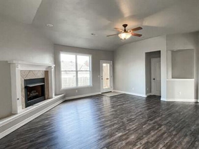 Building Photo - Come check out this centrally located, new...