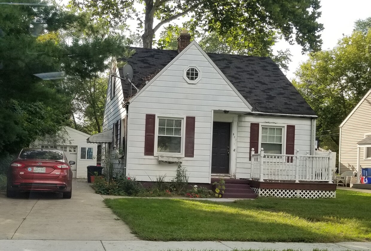 Foto principal - 821 Stanley St