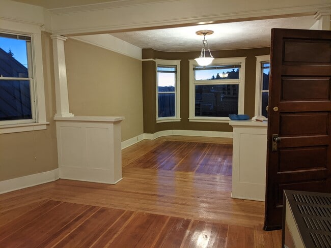 116 S Excelsior Ave