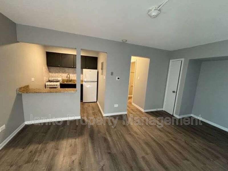 Building Photo - 3343 Commercial Ave