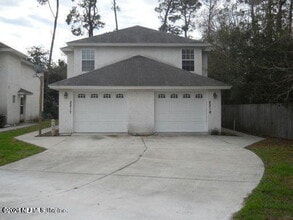 Building Photo - 2219 Rosewood Dr