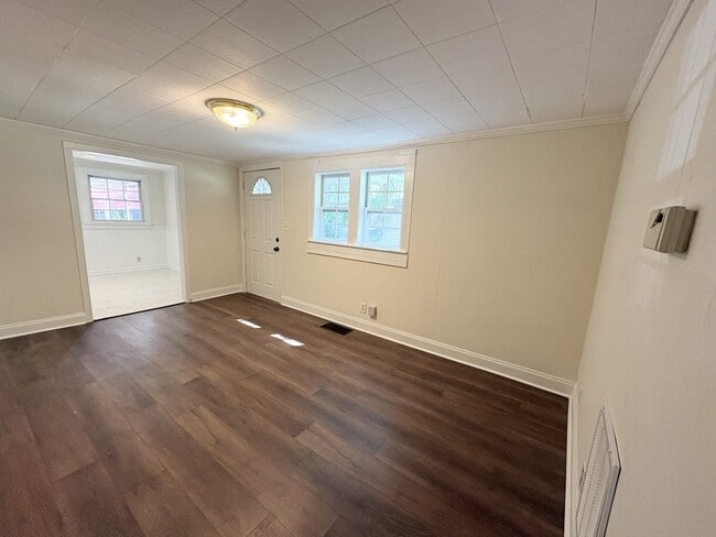 Building Photo - 4579 Spring St