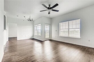 Building Photo - 2320 Gracy Farms Ln