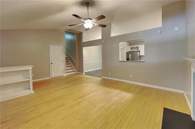 Building Photo - 628 Bluff Dr