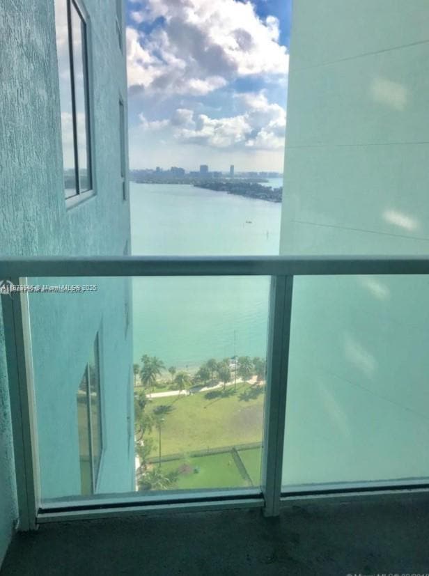 Foto del edificio - 1900 N Bayshore Dr