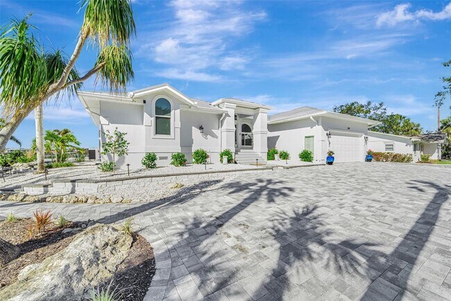 Building Photo - 2287 Bayshore Rd