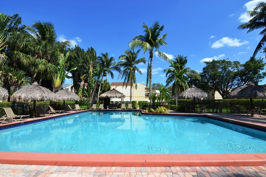 Jacaranda Club Apartments - Plantation, FL | Apartments.com