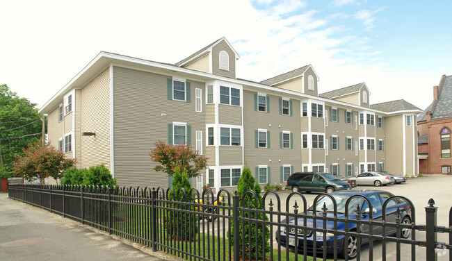 Building Photo - Casimir Place