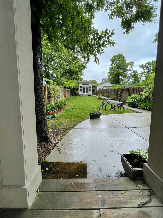 Foto del edificio - 631 James Ave