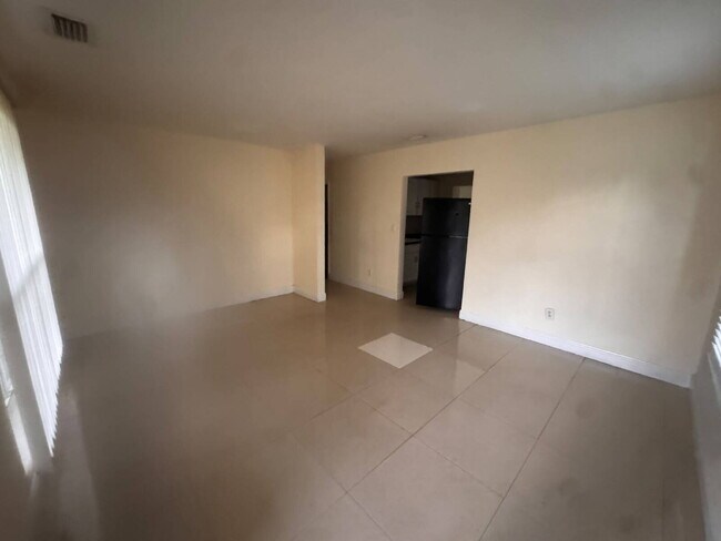 Foto del edificio - " 3 Bedroom 2 Bath Single Family Home in Prime Deerfield Beach Location!"