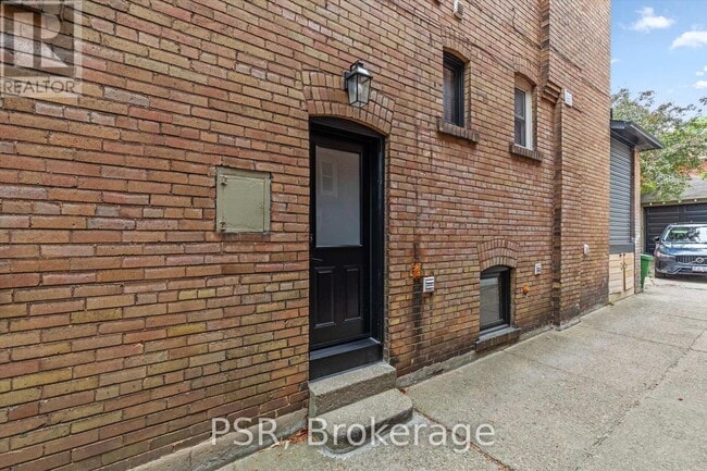 Building Photo - 332 Kennedy Ave