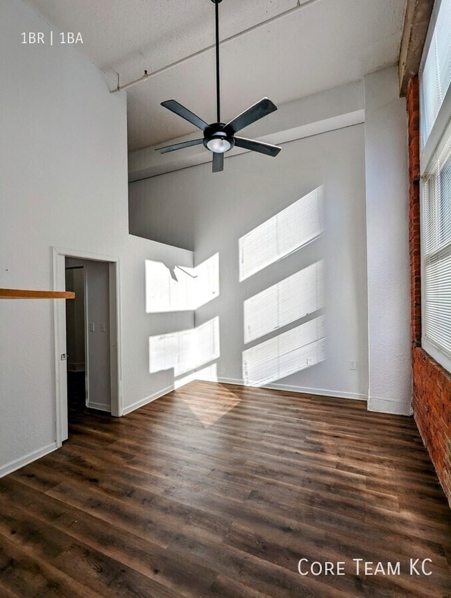 Building Photo - 934 Broadway Blvd