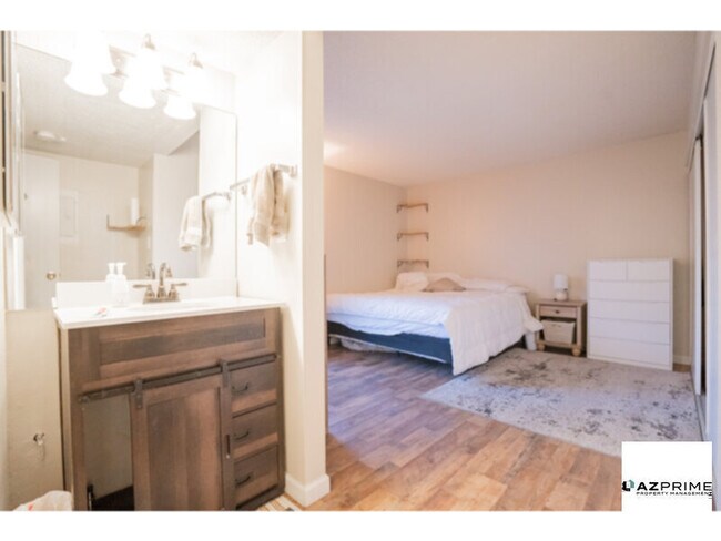 Foto del edificio - Live Comfortably in this Exquisite Fully f...