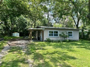 Building Photo - 3561 Centerhill Dr N