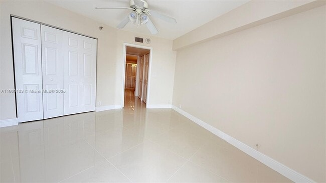 Foto del edificio - 3530 Mystic Pointe Dr