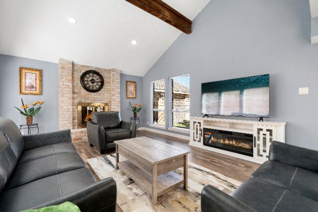 Building Photo - 12805 Westpark Dr