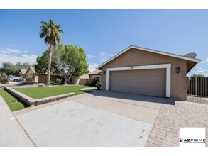 Building Photo - 2041 W Rockwell Dr