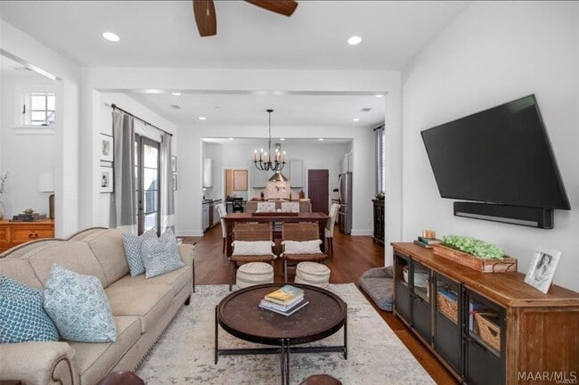 Foto del edificio - 7832 Ebury St