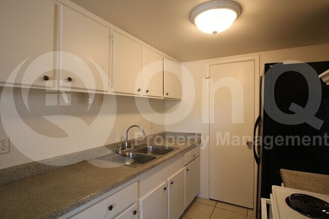 Building Photo - 4227 N 68th Dr