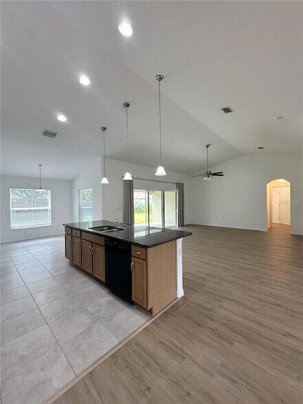 Building Photo - 37 Lewis Shire Pl