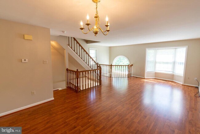 Foto del edificio - 4663 Columbia Rd