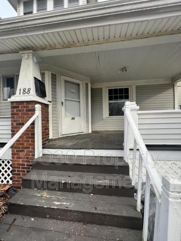 188 Logan Ave NE, Warren, OH 44483 Condo for Rent in Warren, OH