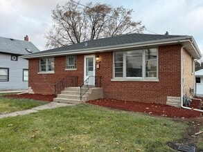 Building Photo - 5610 Bohlander Ave