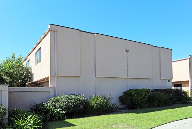 Foto del edificio - 14331 Village Way