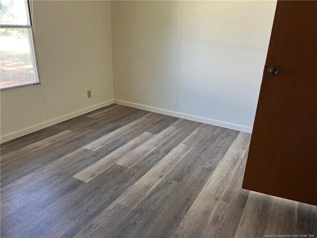 Foto del edificio - 4439 Betsy Ross Dr