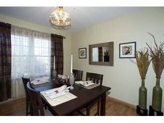Foto del edificio - 319-331 W Post Rd